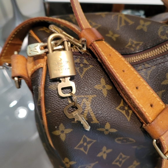 LOUIS VUITTON KEEPALL BANDOULIERE 45 - Picture 8 of 14